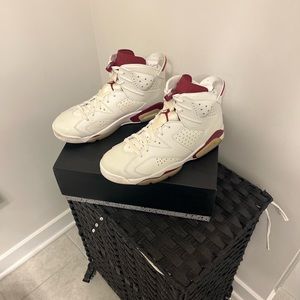 Jordan 6 Maroon size 10.5